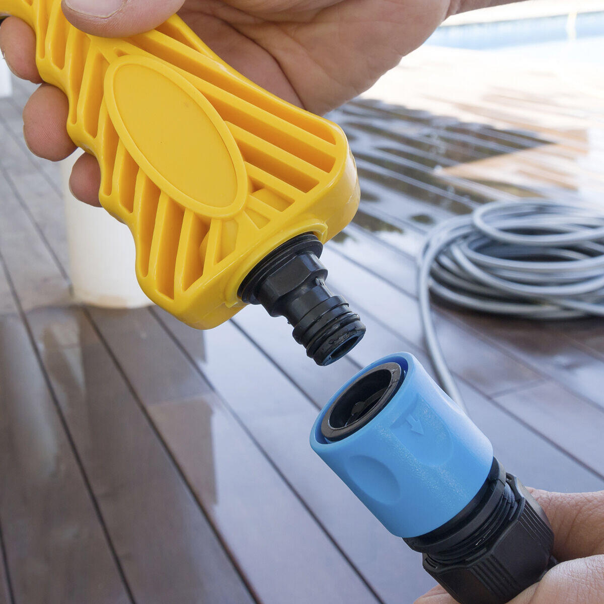 Pistola de Agua a Presión con Depósito 8 en 1